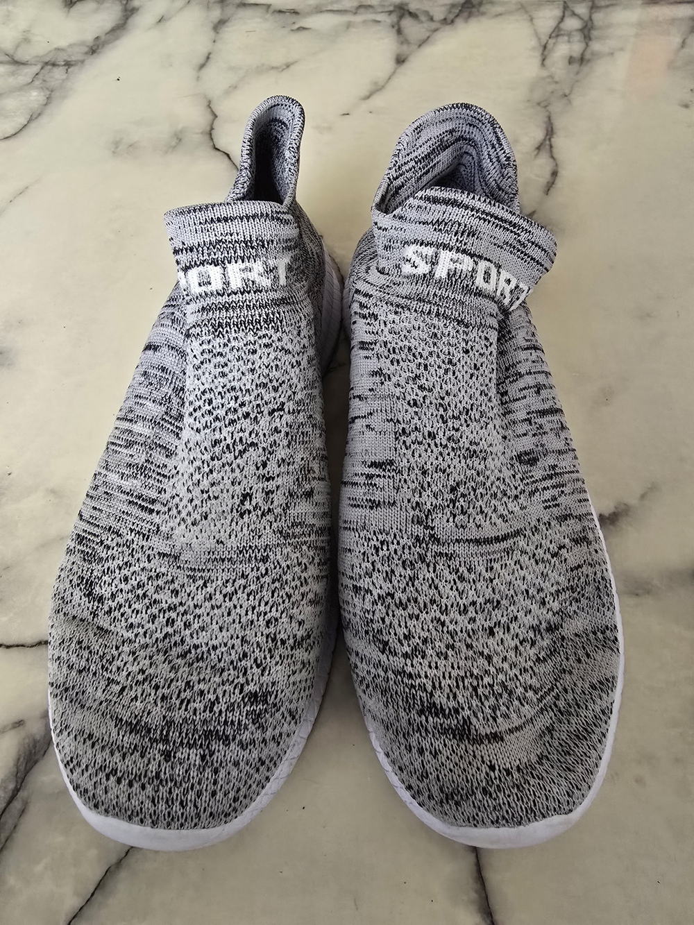 Men's Athletic Slip-On Knit Sneakers in Gray
